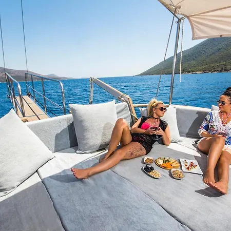 Barbaros Yachting Private Gulet 3 Cabins 船屋 博德鲁姆